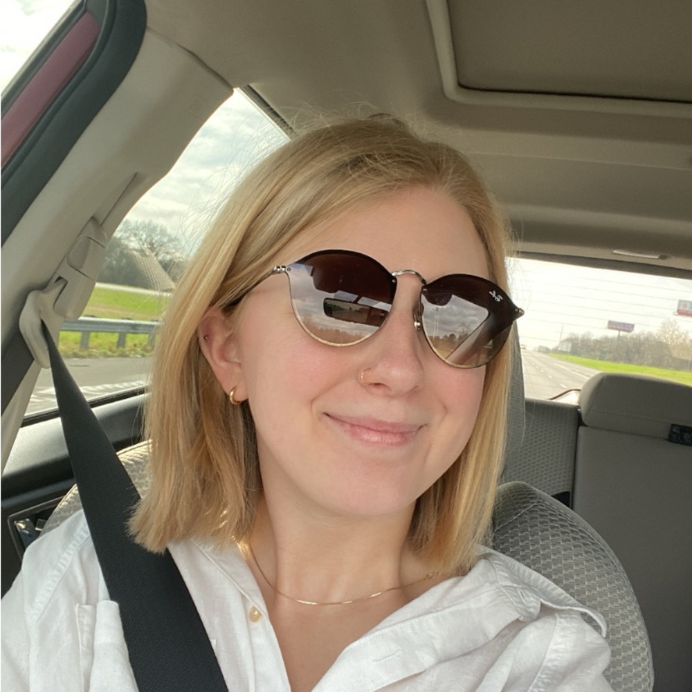 Meet your Posher, Laura